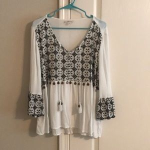 White and blue detailed blouse